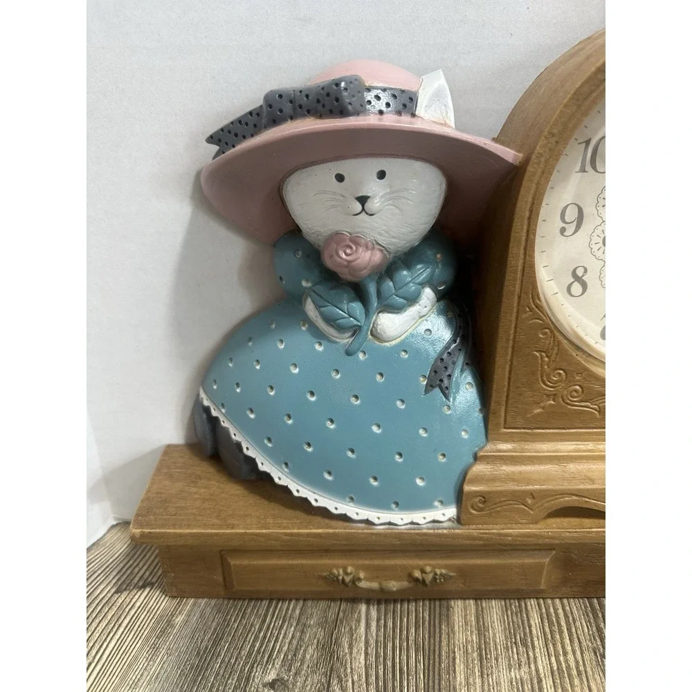 VTG Burwood Cat/kitten‎ Country Clock WORKS